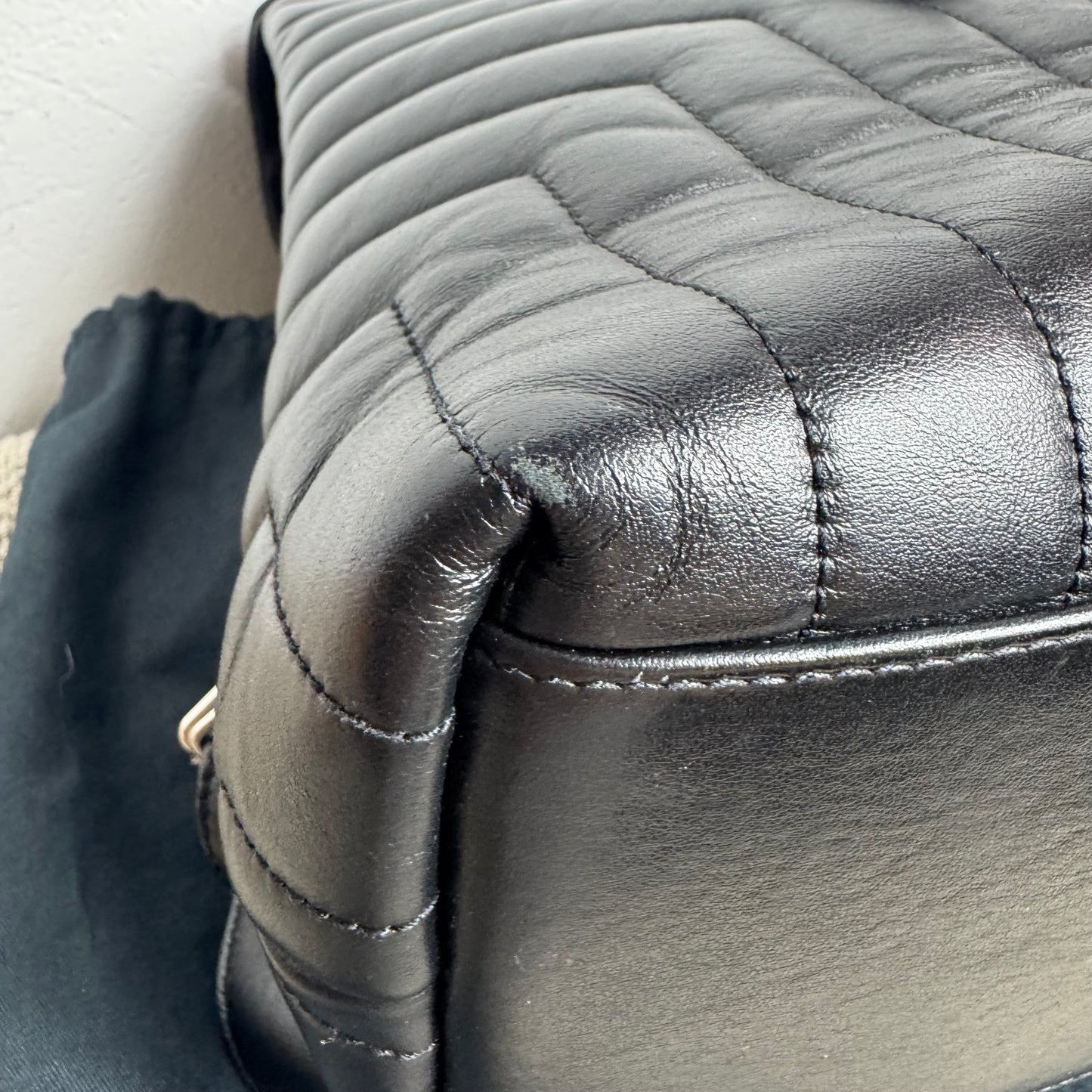Saint Laurent Loulou Rucksack Matelassé-Leder Schwarz