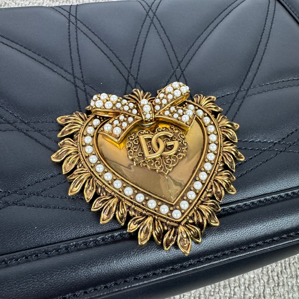 Dolce & Gabbana Devotion Flap Bag Medium – Schwarz