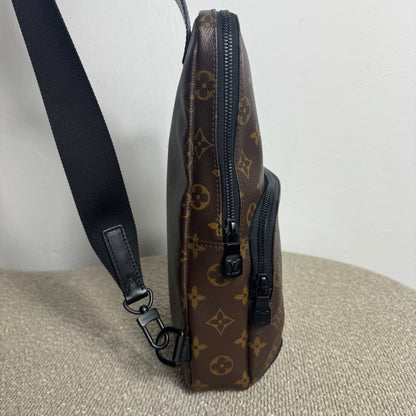 Louis Vuitton Avenue Sling Bag – Monogram