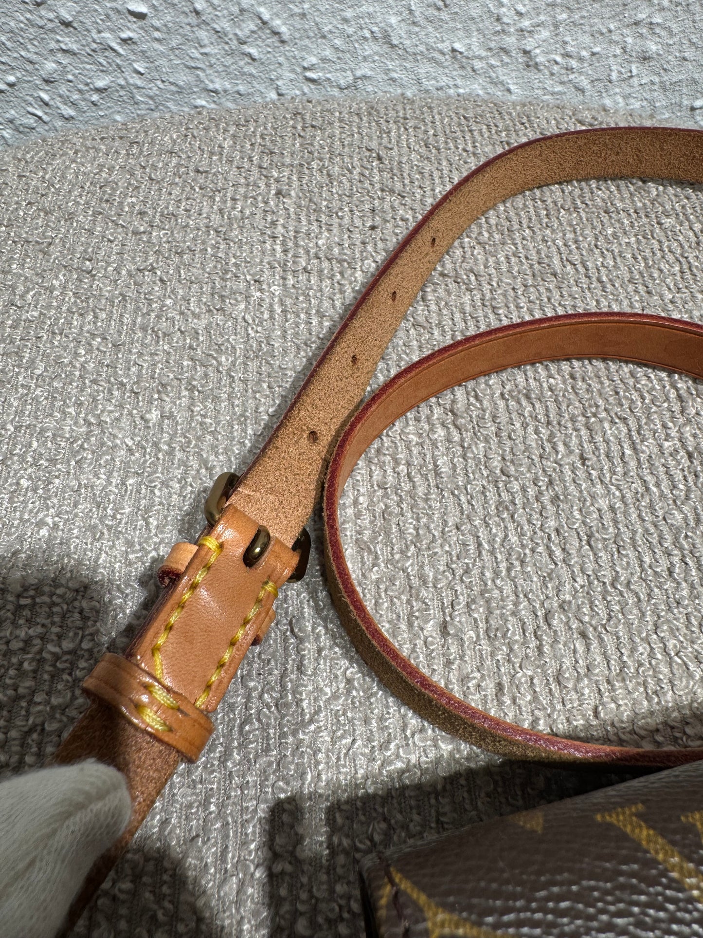 Louis Vuitton Cartouchière PM Schultertasche – Monogram