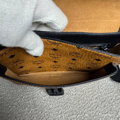 MCM Visetos Klassik Small Messenger