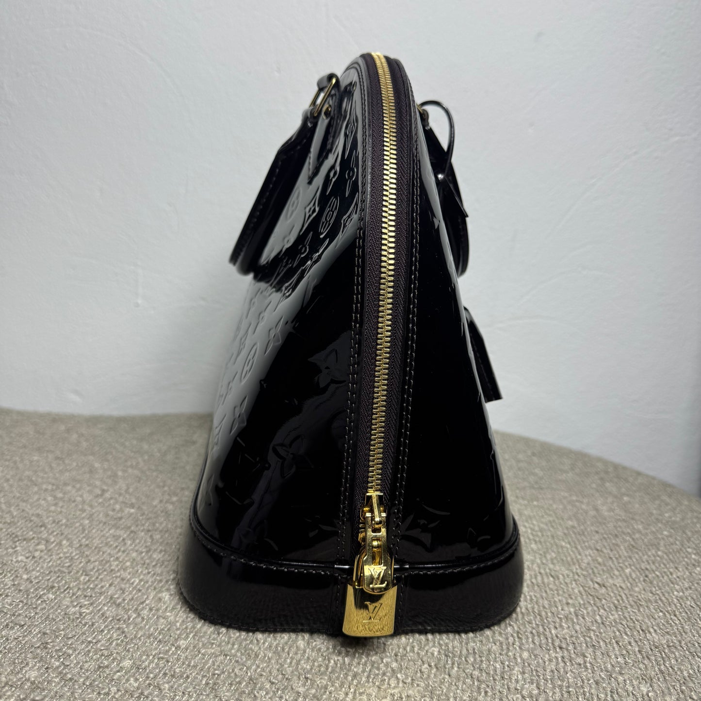 Louis Vuitton Alma MM – Vernis Bordeaux