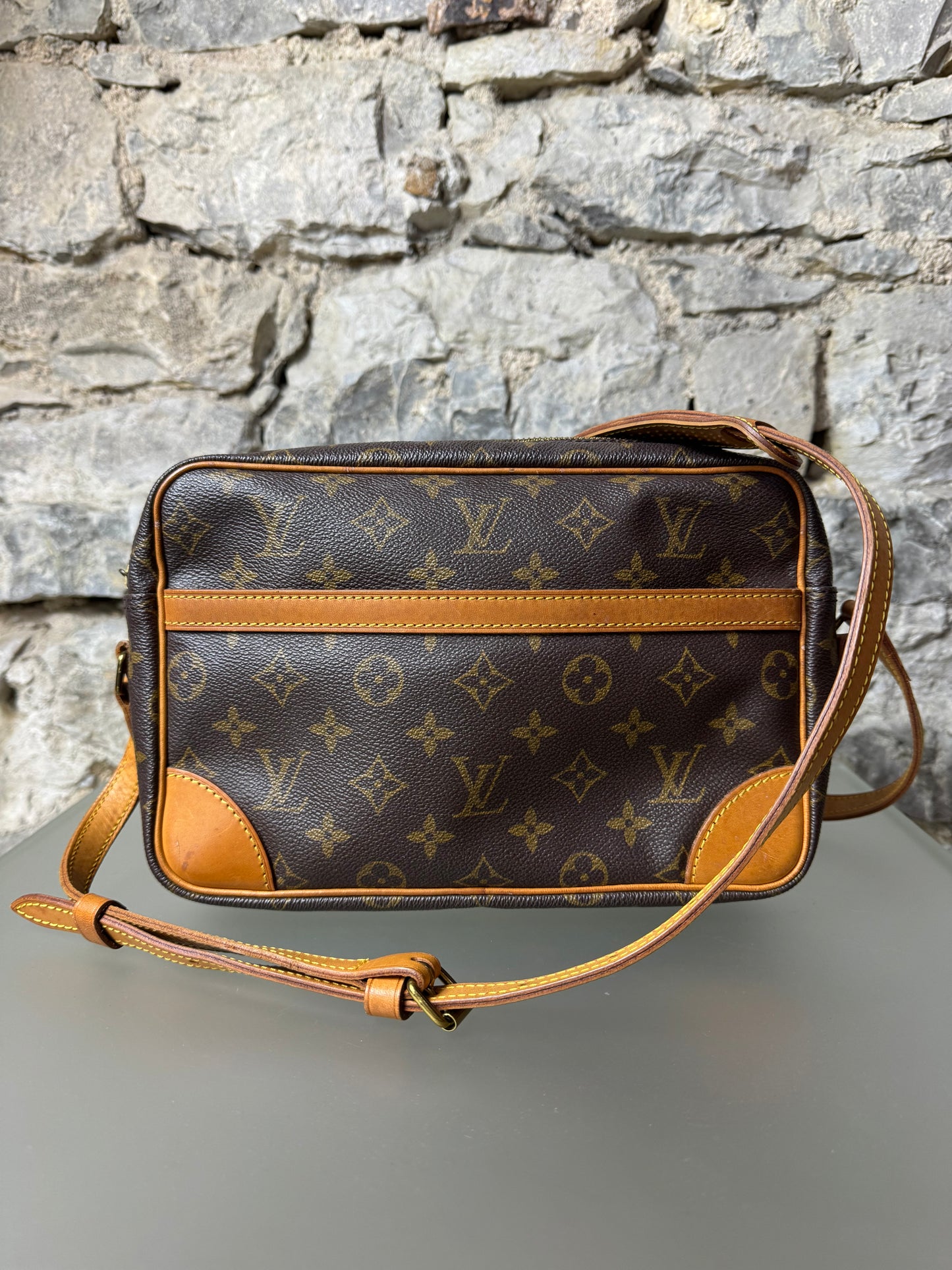 Louis Vuitton Trocadero 24 Monogram Canvas