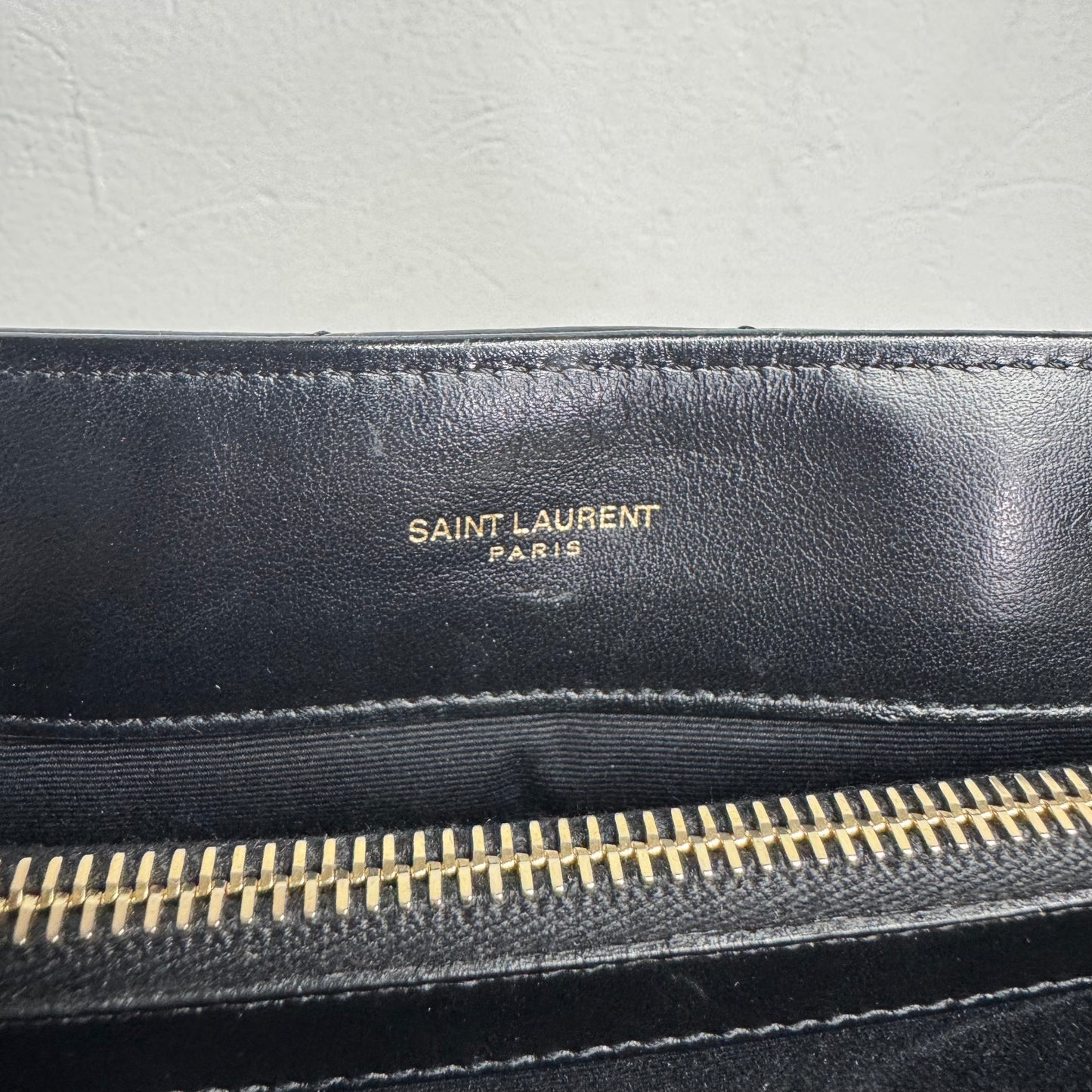 Saint Laurent Loulou Medium Matelassé aus Lammleder Schwarz