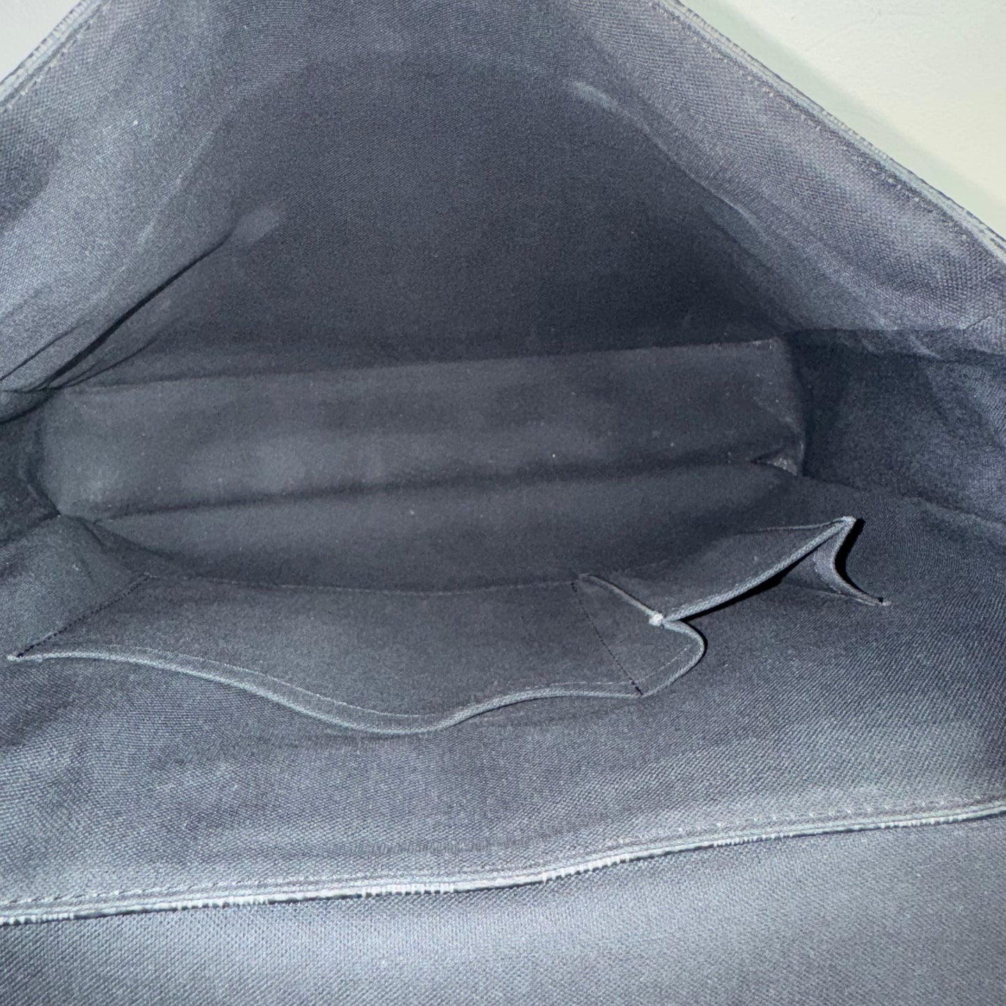Louis Vuitton Daniel MM Messenger Bag – Damier Graphite
