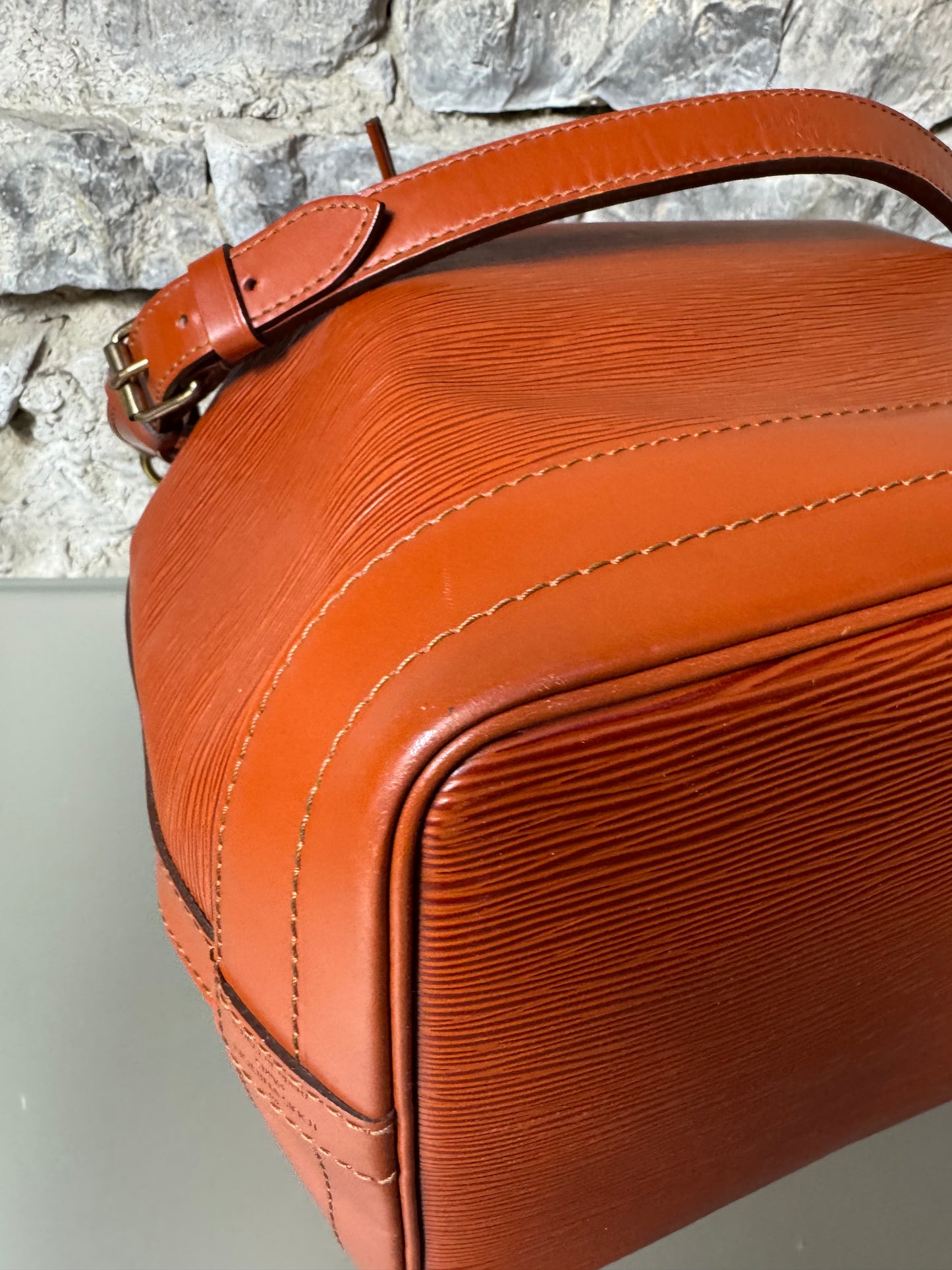 Louis Vuitton Noé Grande Epi Leder Braun – Vintage
