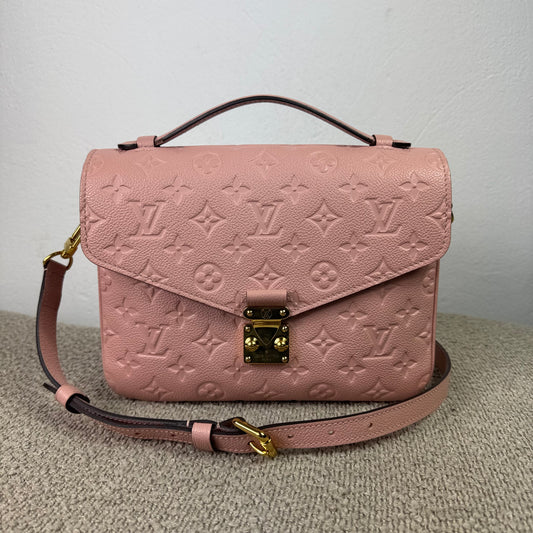 Louis Vuitton Pochette Métis Monogram Empreinte Leder Rosé