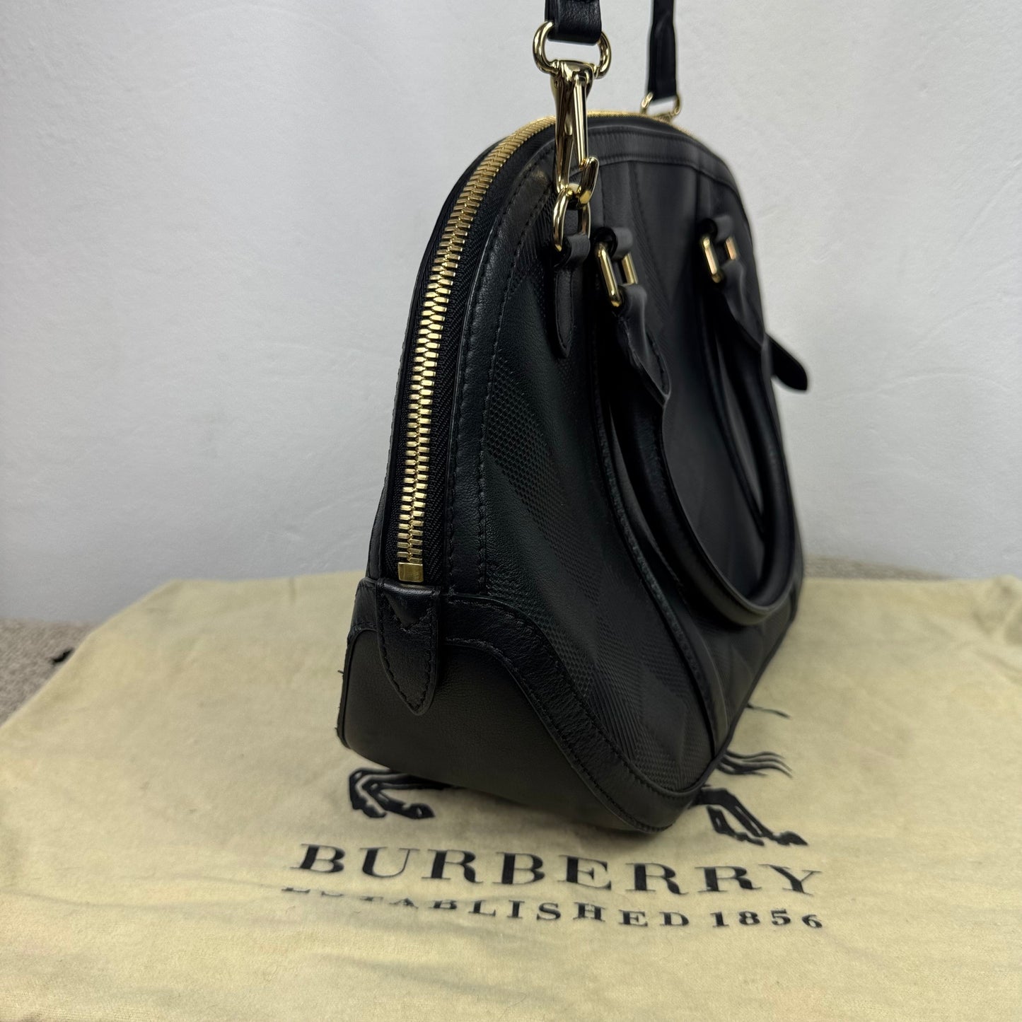 Burberry Orchard House Check Satchel Bag – Leder Schwarz