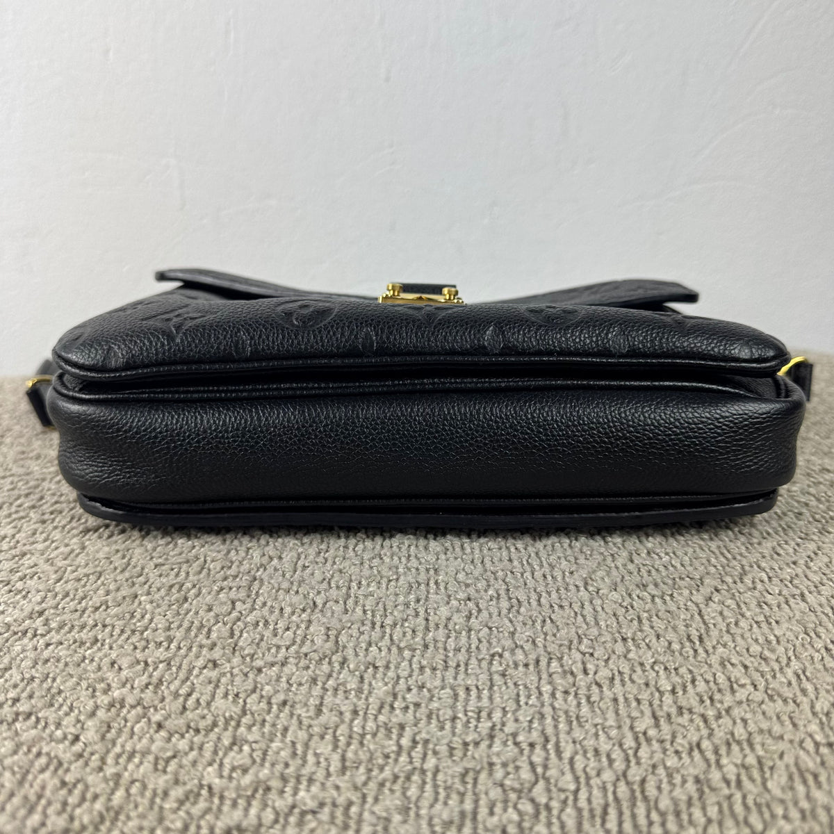 Louis Vuitton Pochette Métis – Monogram Empreinte Leder Schwarz