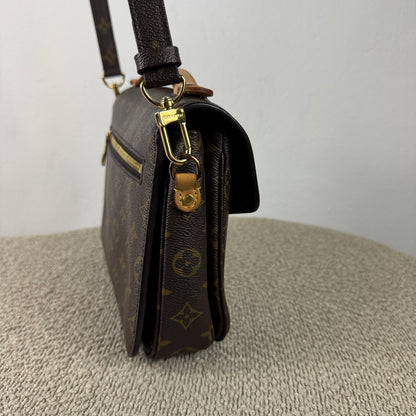 Louis Vuitton Pochette Métis – Monogram Canvas