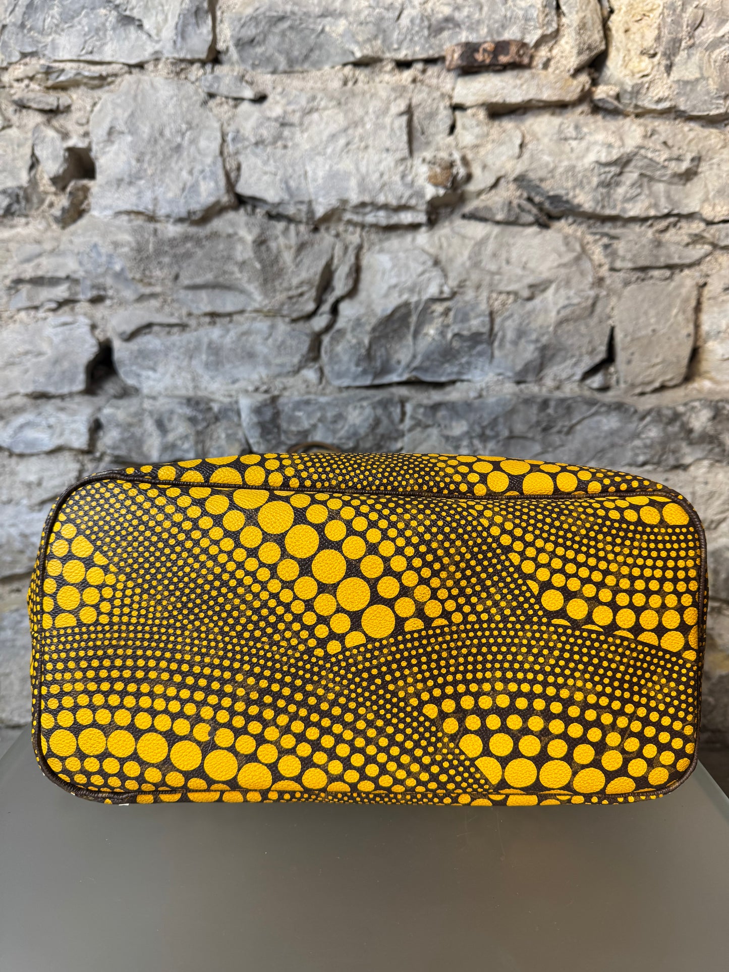 Louis Vuitton x Yayoi Kusama Neverfull – Monogram Dots Limited Edition