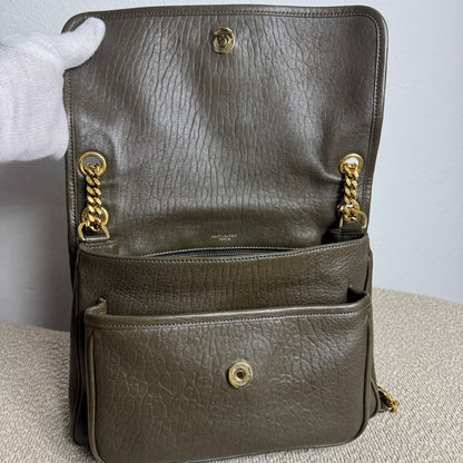 Yves Saint Laurent NIKI Medium aus genarbtem Lammleder