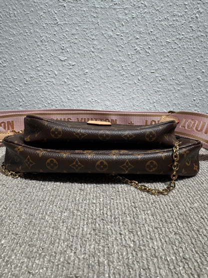 Louis Vuitton Multi Pochette Accessoires – Monogram mit rosa Schulterriemen
