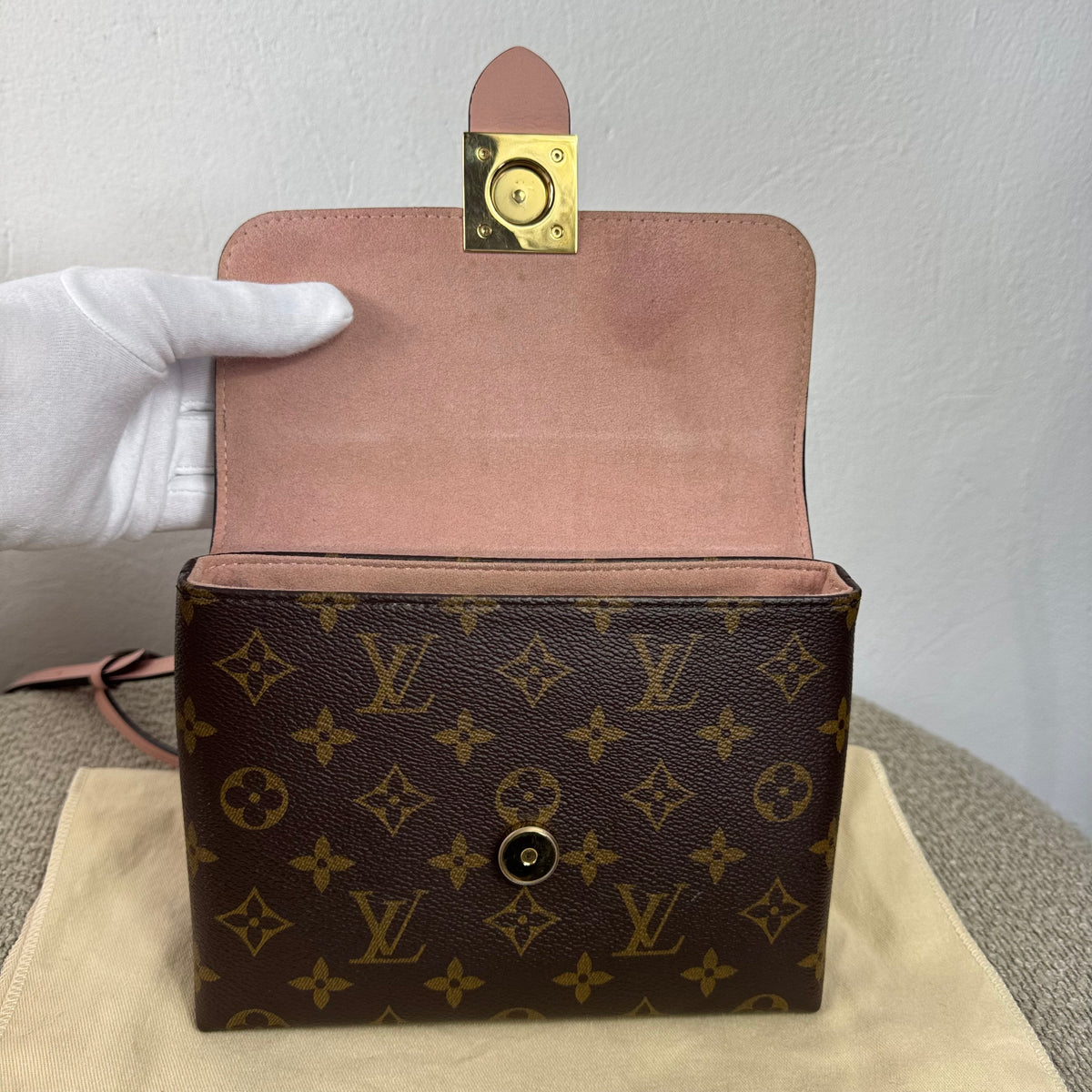 Louis Vuitton Locky BB – Monogram Canvas / Rosa