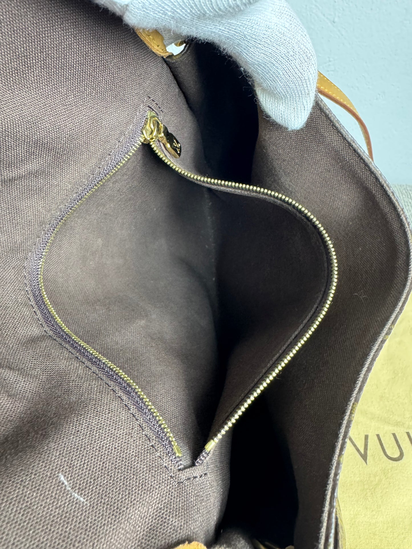 Louis Vuitton Menilmontant MM – Monogram Canvas