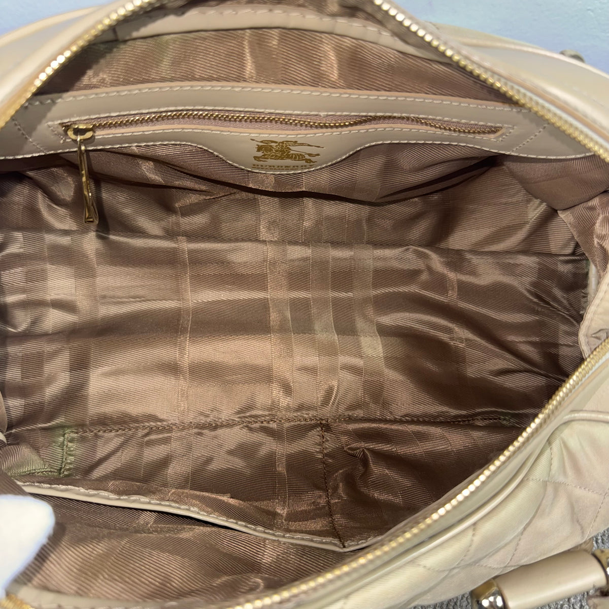 Burberry Quilted Satin & Leder Satchel Bag – Beige