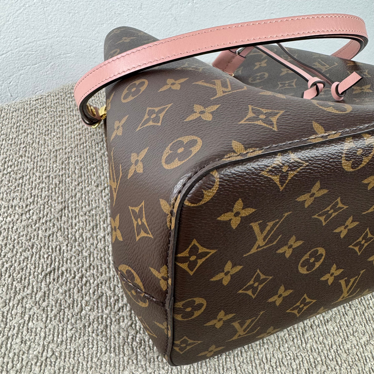 Louis Vuitton NéoNoé MM – Monogram Canvas / Rosa