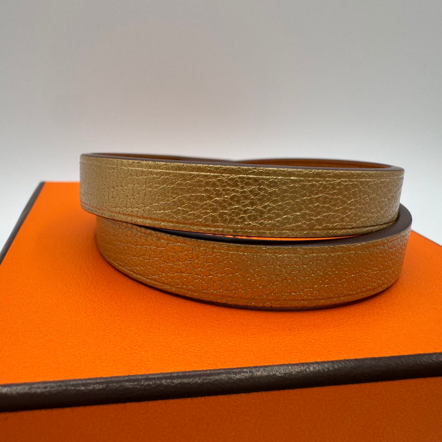 Hermès Mini Kelly Double Tour Bracelet – Goldfarben / Silber
