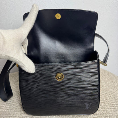 Louis Vuitton Buci Schultertasche – Epi Leder Schwarz