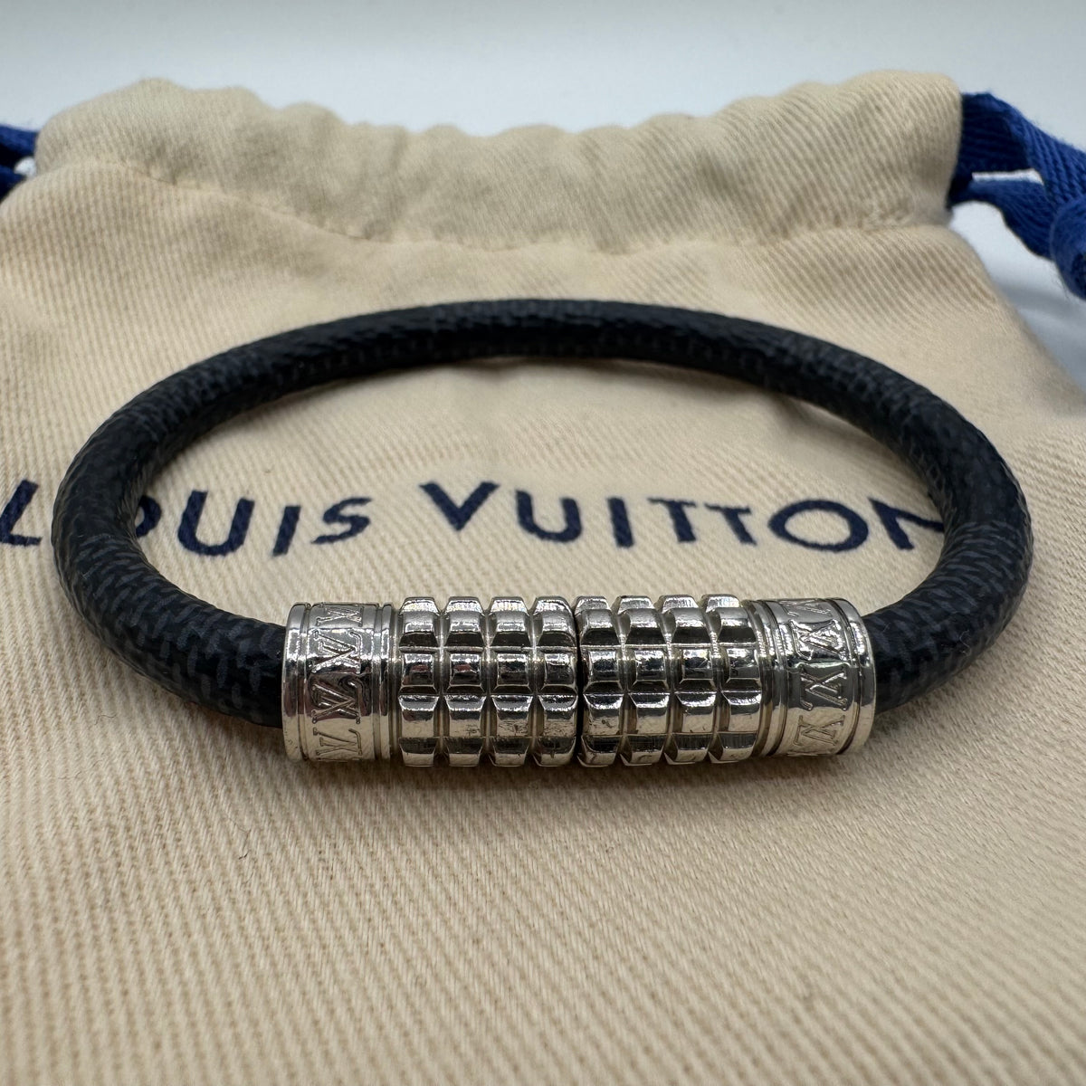 Louis Vuitton Digit Armband – Damier Graphite – Größe 19