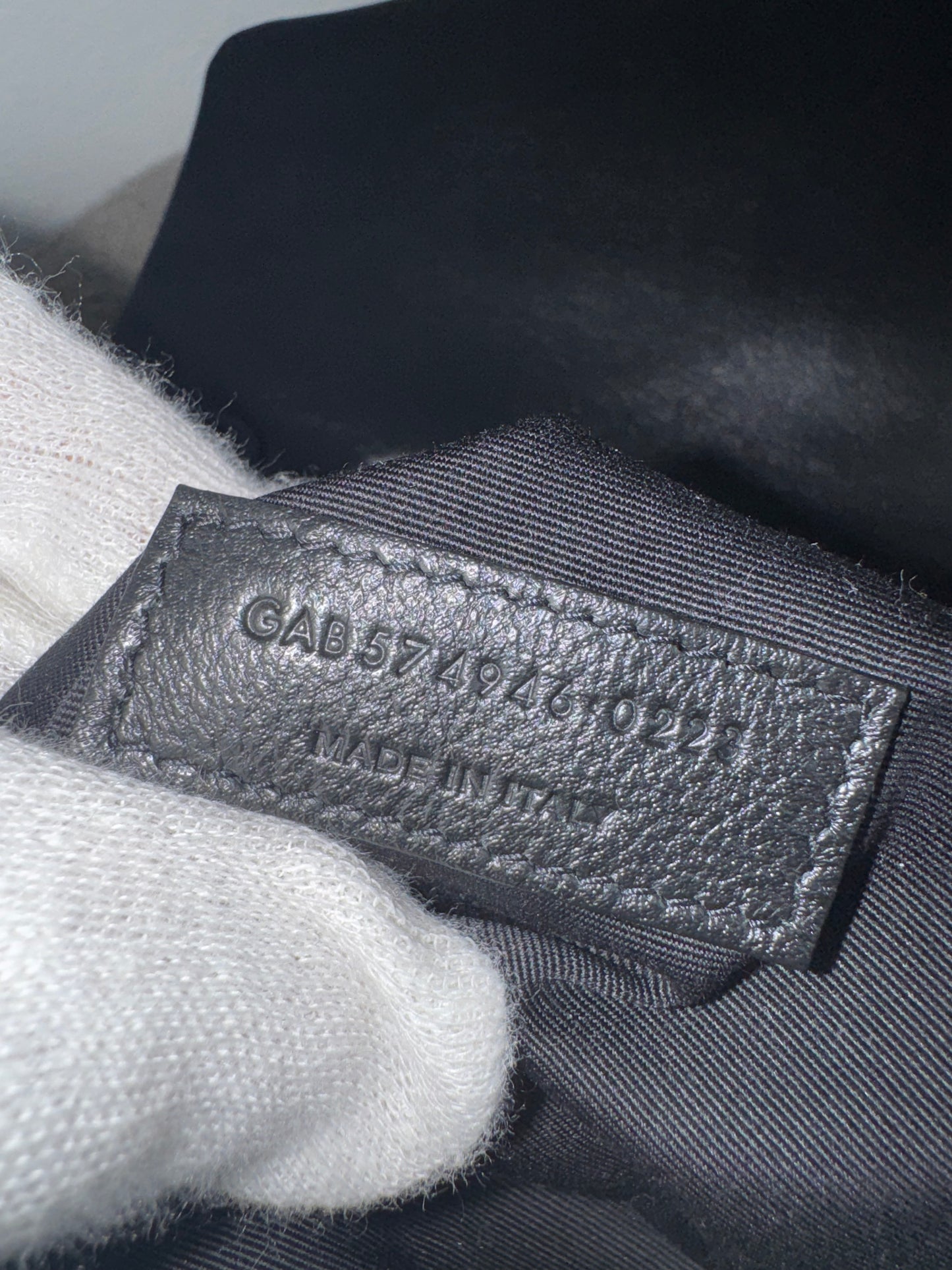 Yves Saint Laurent Loulou Medium – Schwarz mit schwarzer Hardware