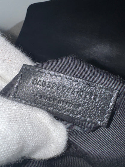 Yves Saint Laurent Loulou Medium – Schwarz mit schwarzer Hardware