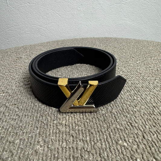 Louis Vuitton Ladies EPI Twist Logo Gürtel Schwarz – 75 cm