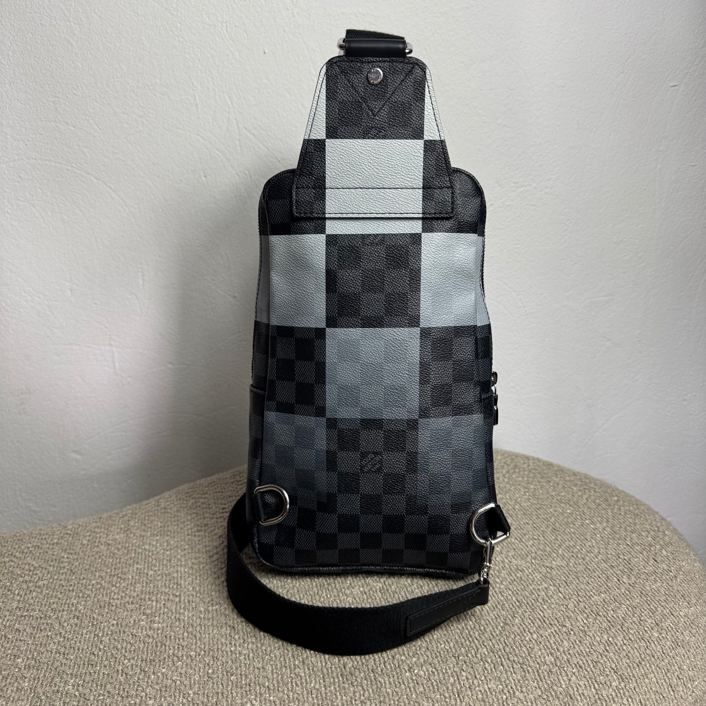 Louis Vuitton Avenue Sling Bag – Damier Graphite Giant