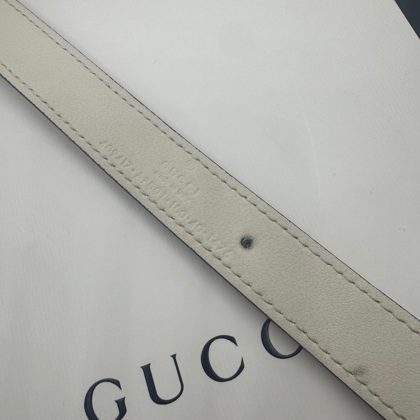 Gucci GG Marmont Gürtel Weiß