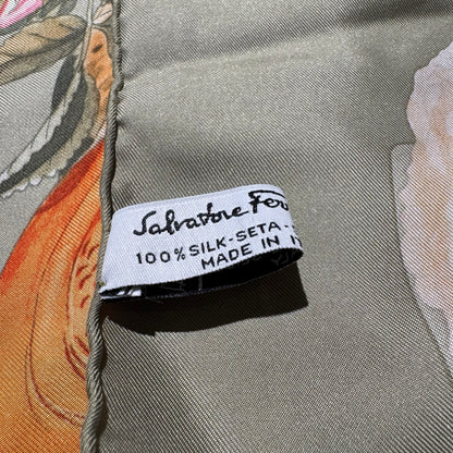 Salvatore Ferragamo Silk Carré „Botanical Pumpkin & Roses