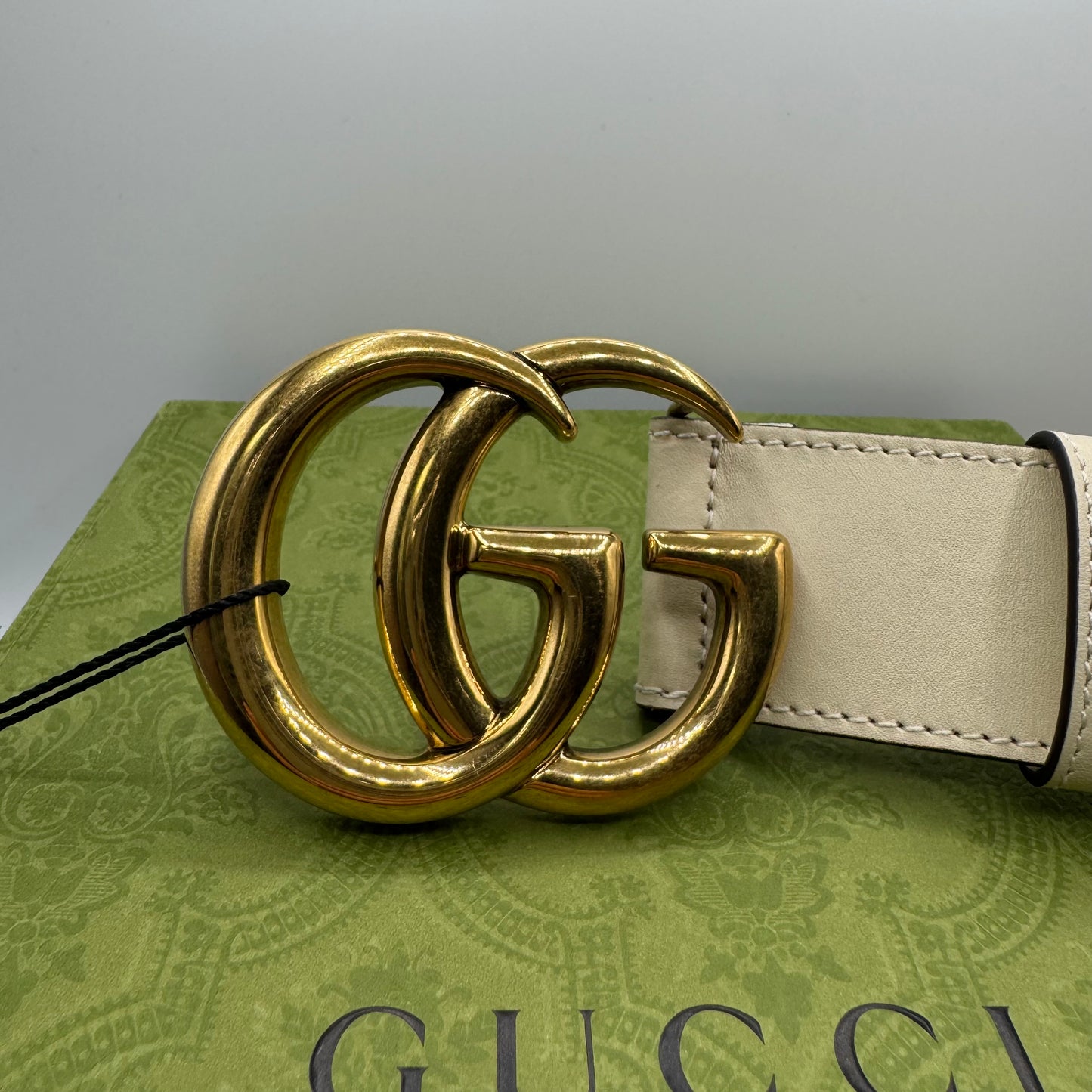 Gucci GG Marmont Gürtel – Weiß / Gold