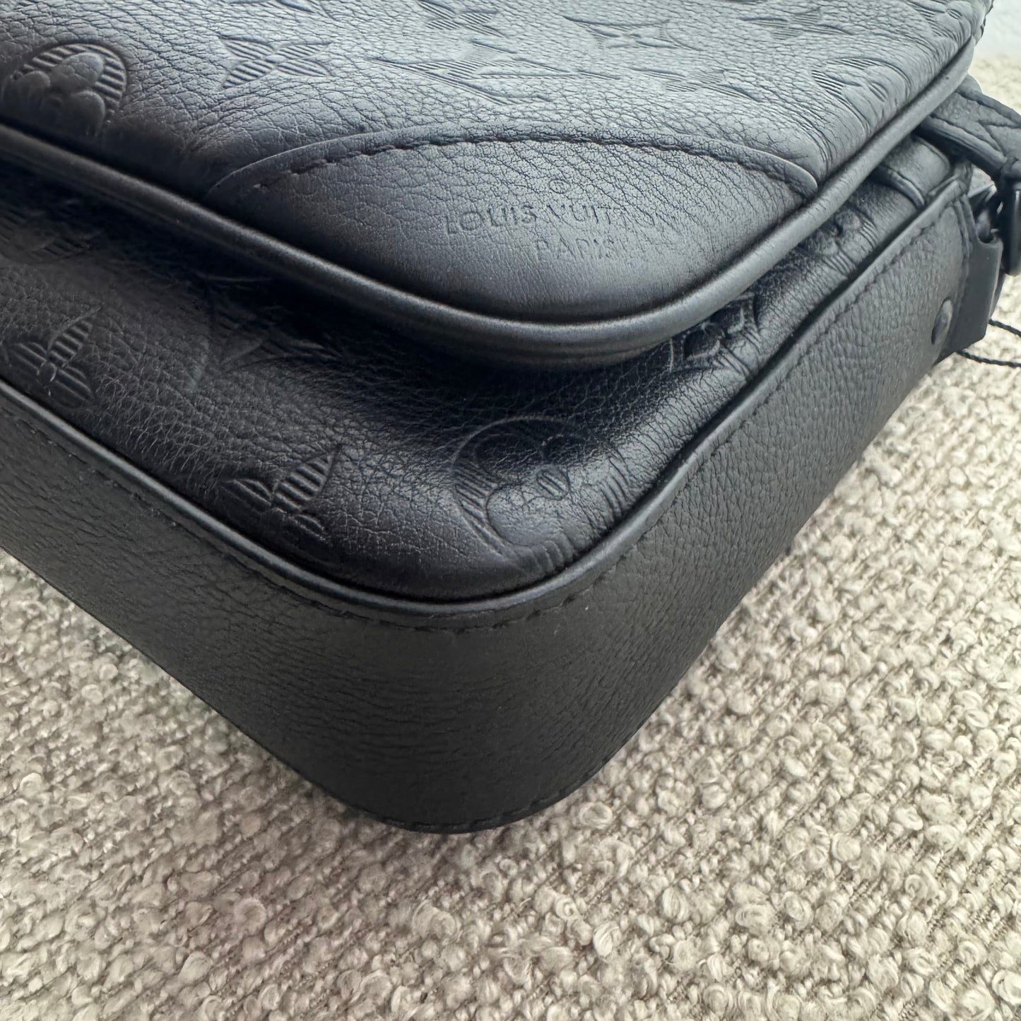 Louis Vuitton Trio Messenger Monogram Shadow Leder