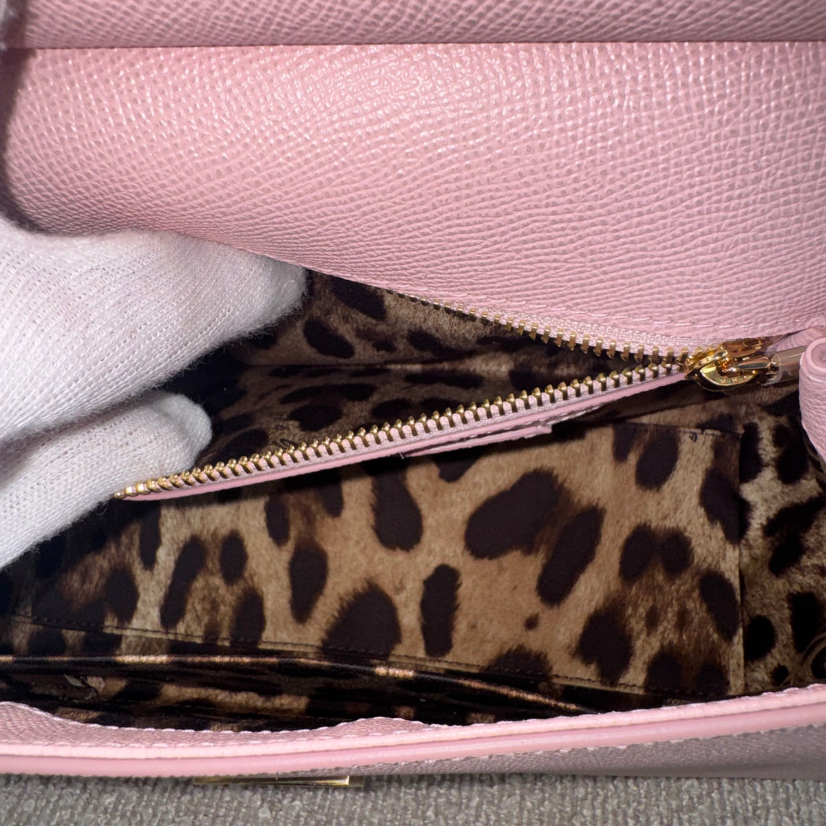 Dolce & Gabbana Sicily Medium – Rosa