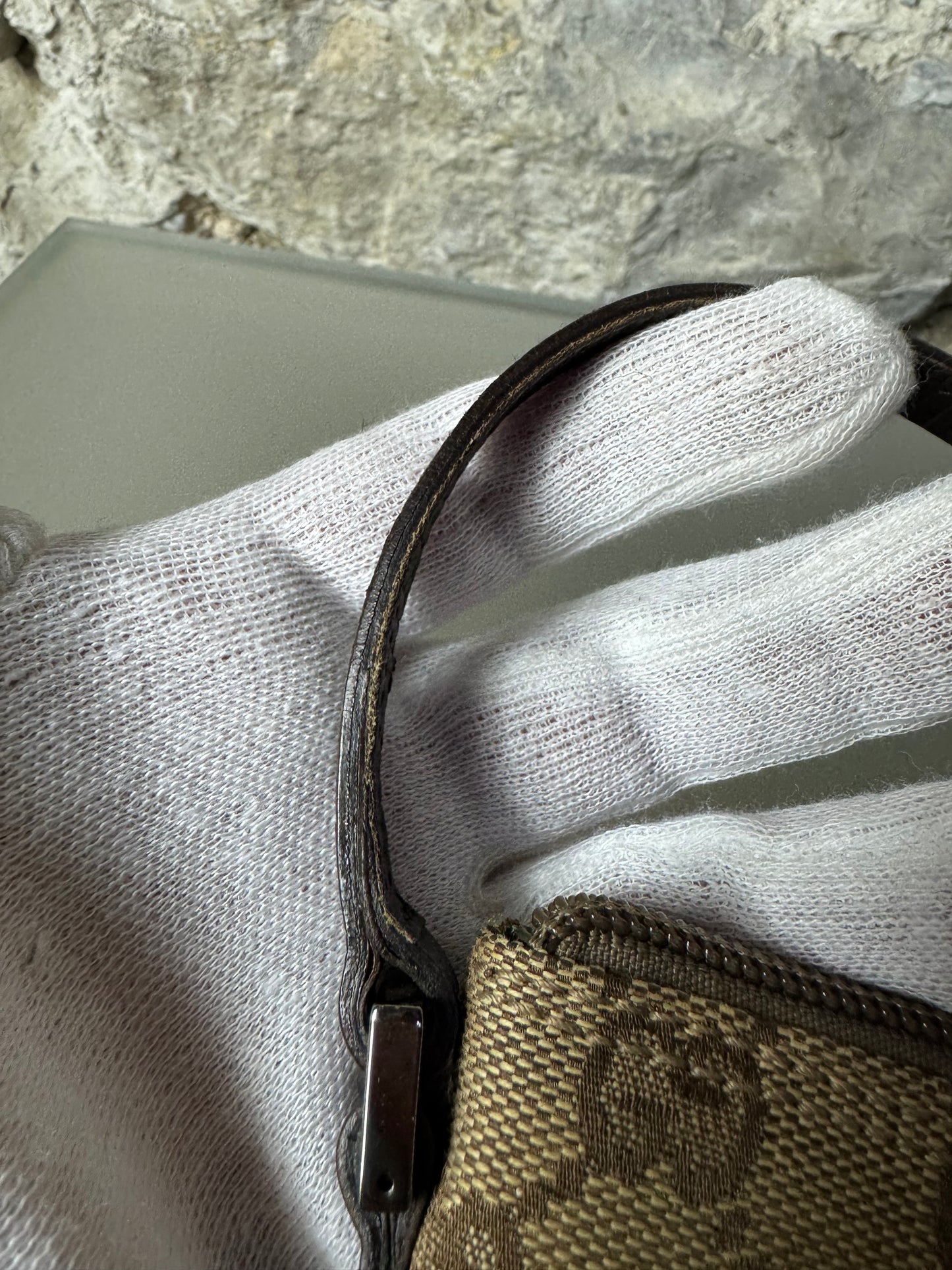 Gucci Boat Pochette GG Canvas 07198