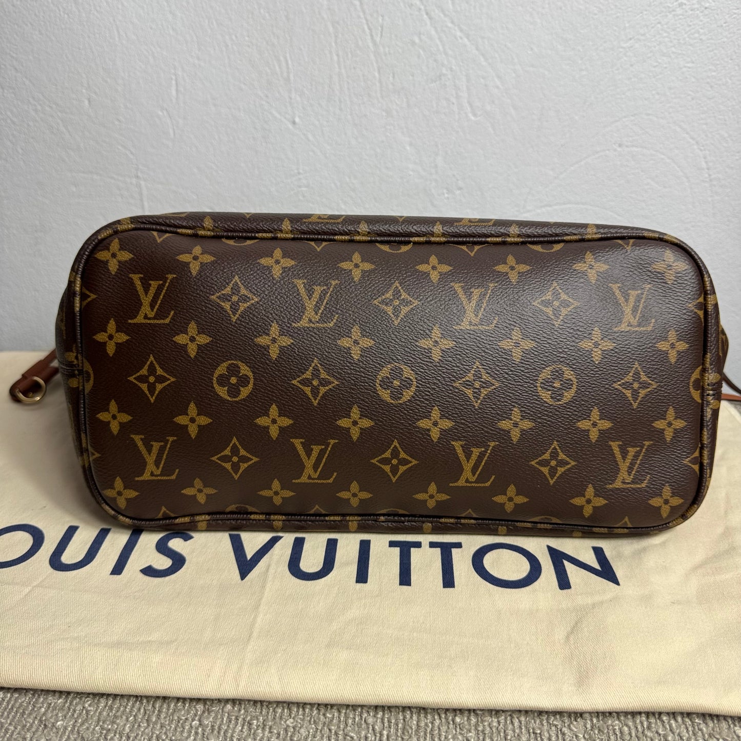 Louis Vuitton Neverfull Inside Out MM – Tan