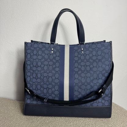 Coach Dempsey Tote 40 in Signature Jacquard – Neu