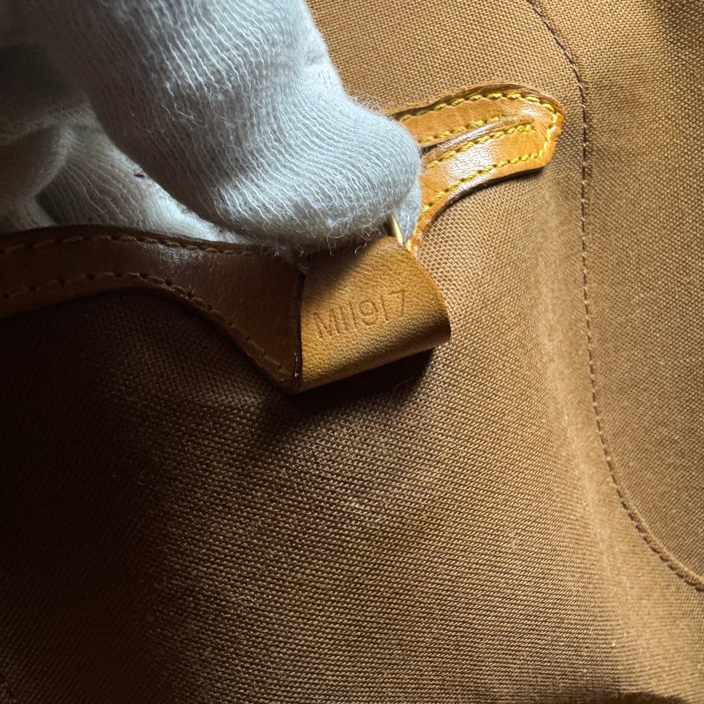 Louis Vuitton Ellipse MM – Monogram Canvas
