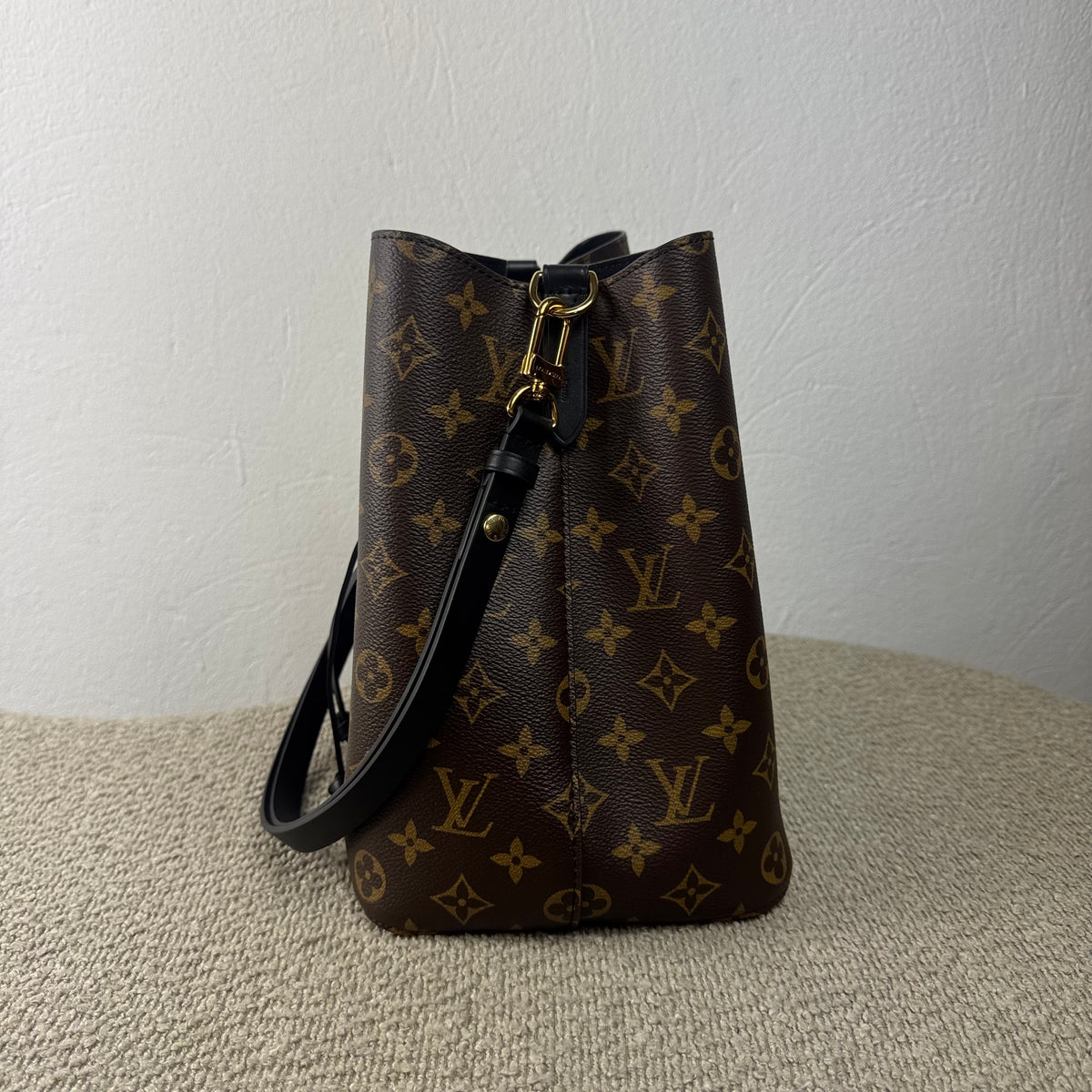 Louis Vuitton NéoNoé – Monogram Canvas / Schwarz