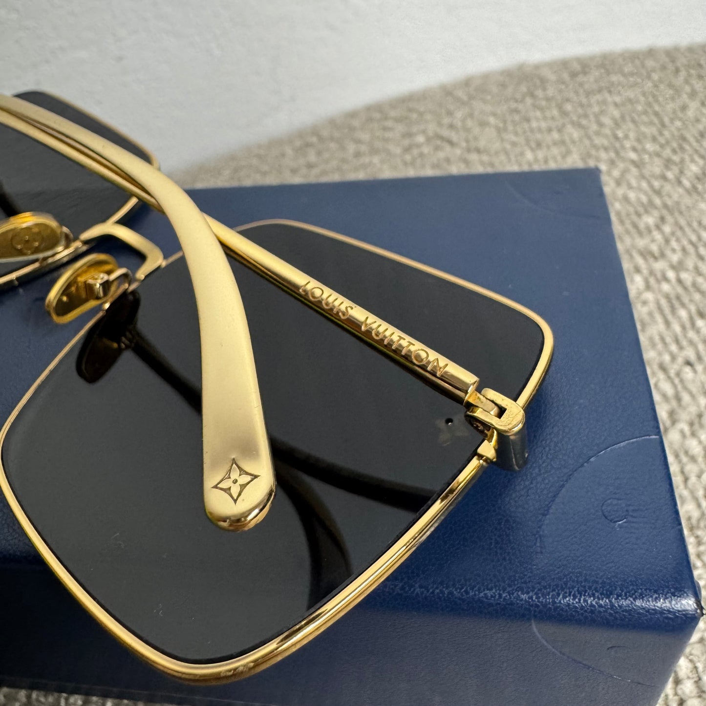 Louis Vuitton Charm Square Lunettes de soleil Z1118U