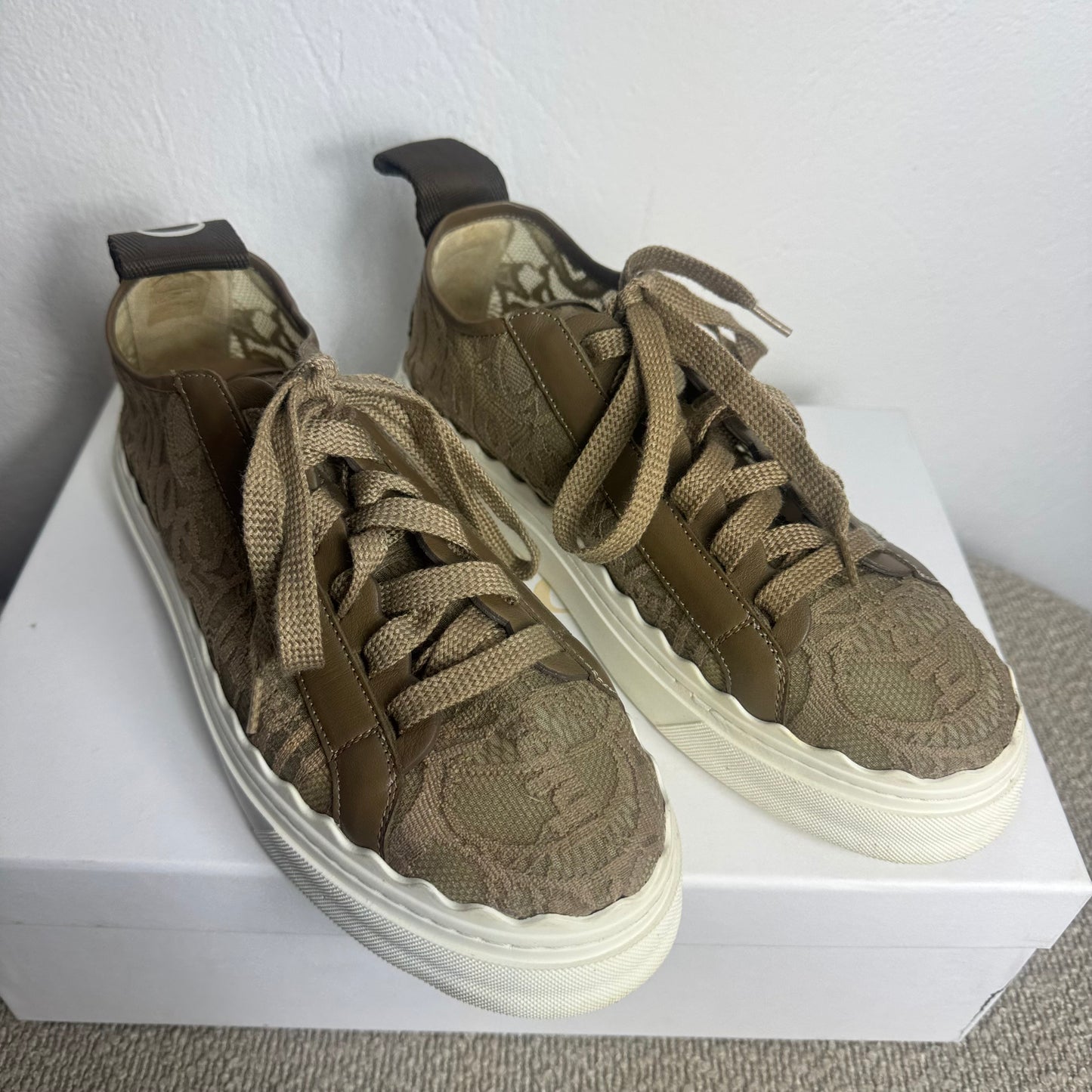Chloé Lauren Lace Sneaker – Dark Grey (Size 41)