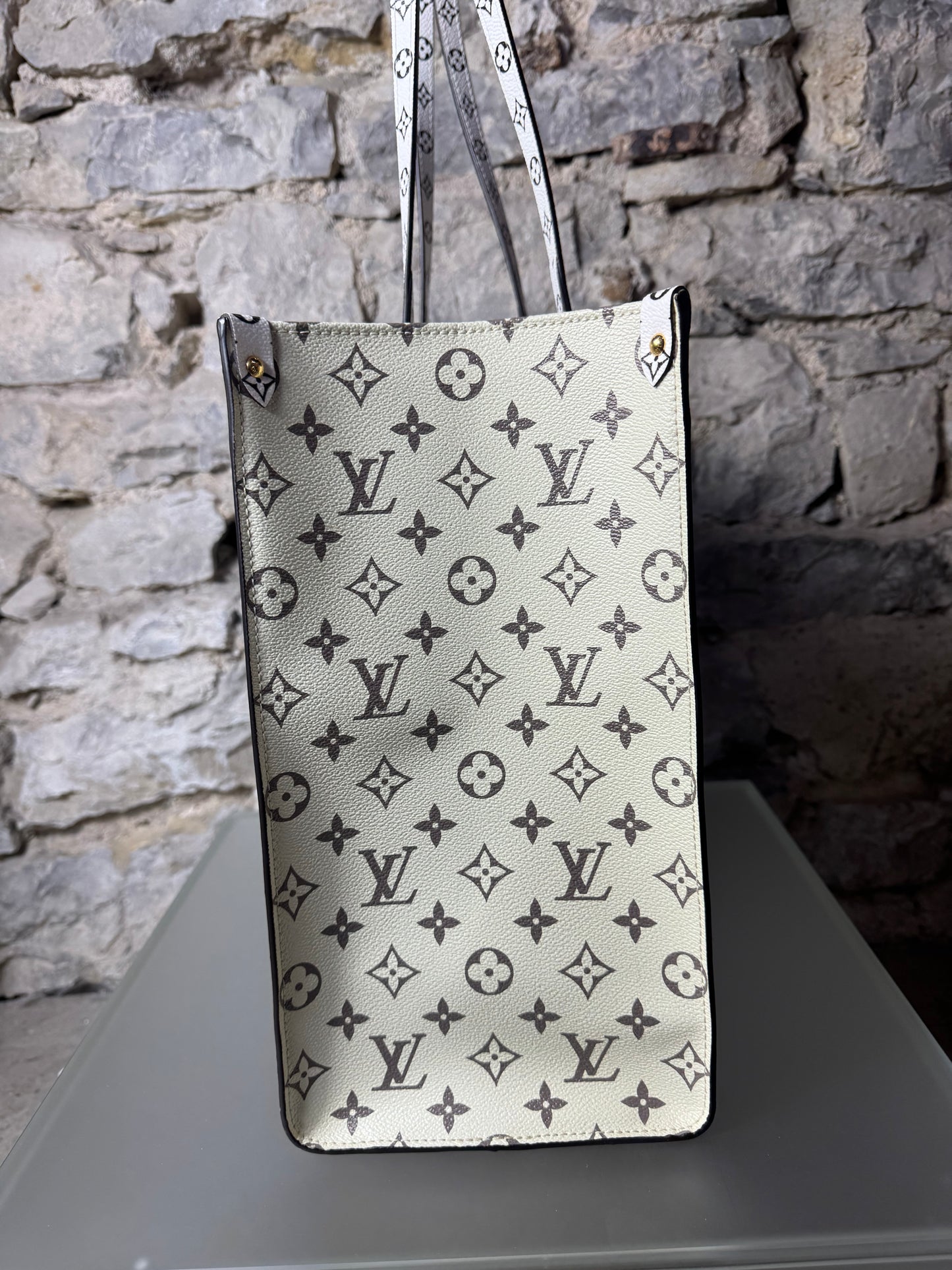 Louis Vuitton Onthego GM – Giant Monogram Limited Edition