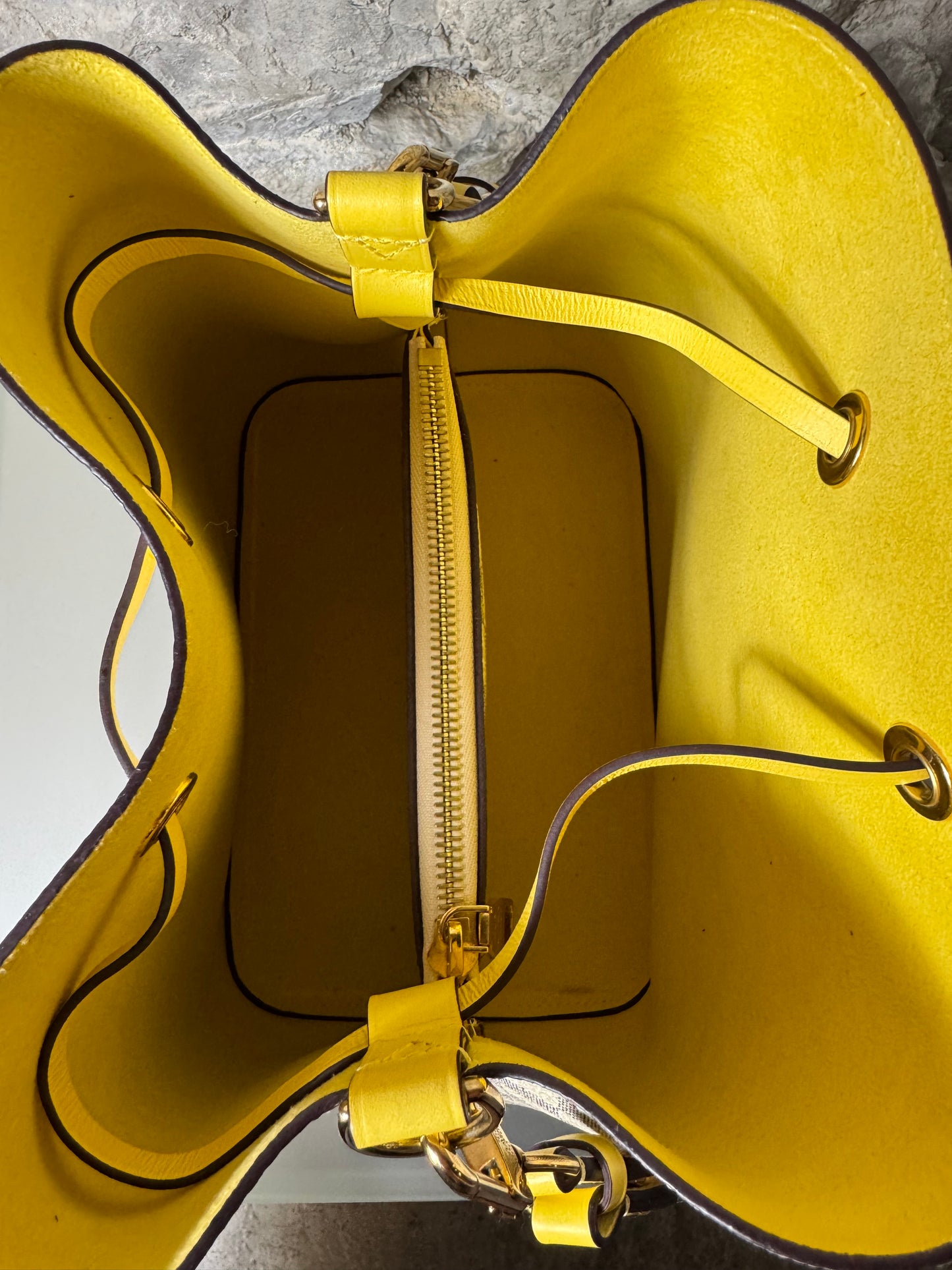 Louis Vuitton Néo Noé Damier Azur – Gelbes Innenfutter