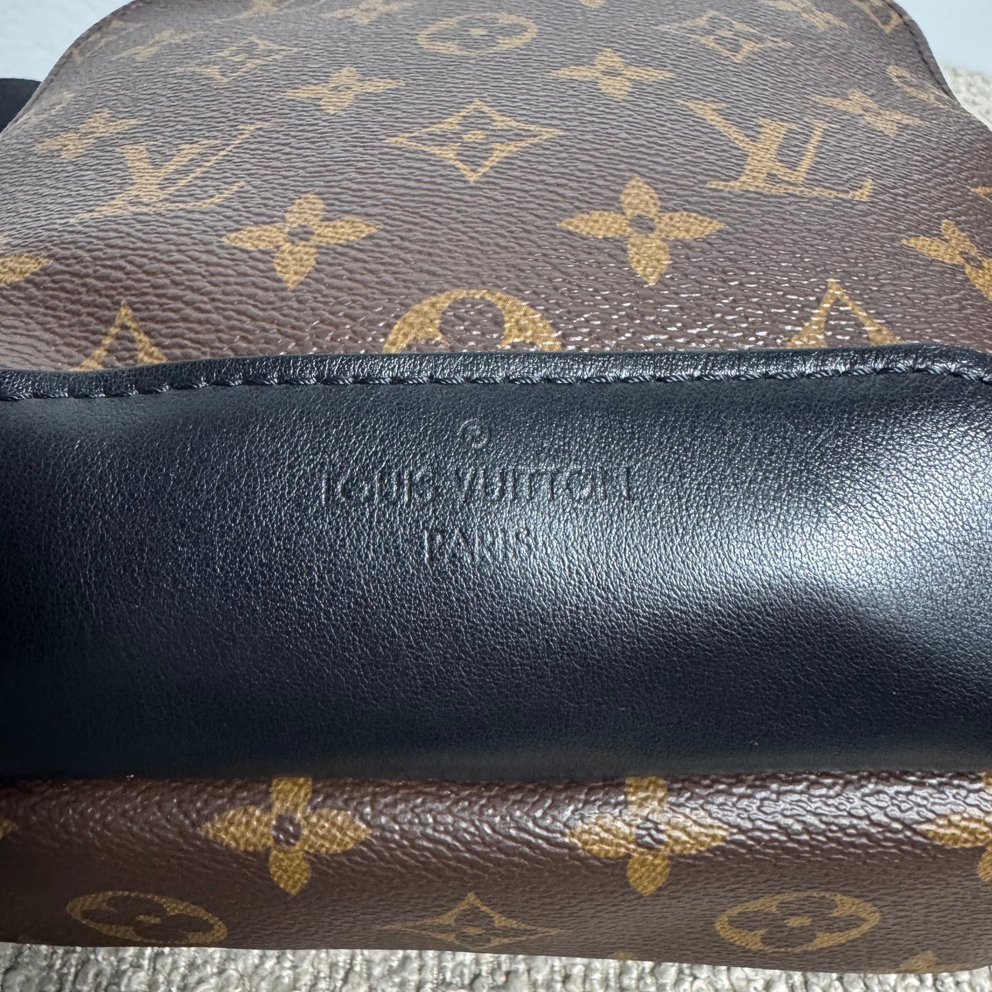 Louis Vuitton Avenue Sling Bag – Monogram
