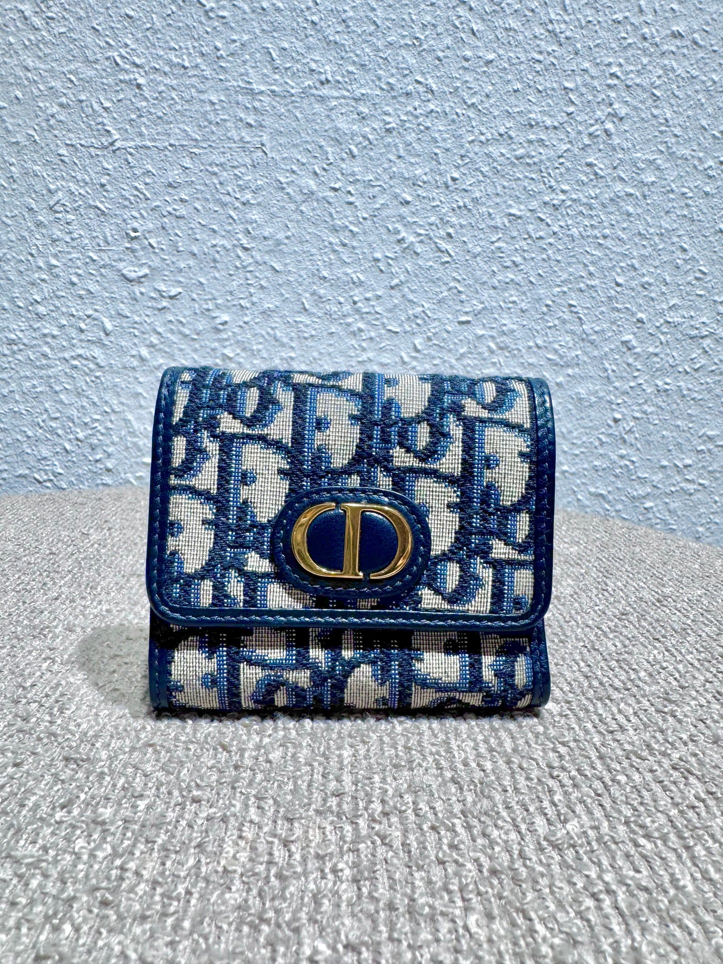 Dior 30 Montaigne Lotus Wallet – Blue Dior Oblique Jacquard