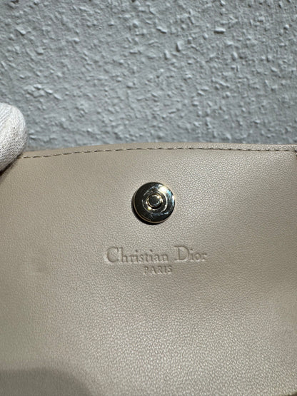Christian Dior Lady Dior Lotus Geldbörse – Beige