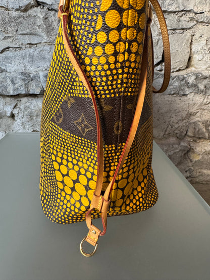 Louis Vuitton x Yayoi Kusama Neverfull – Monogram Dots Limited Edition