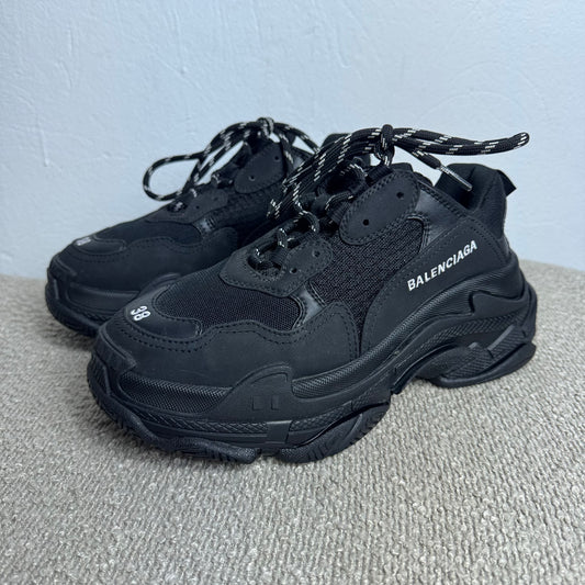 Balenciaga Triple S Sneaker Schwarz – Gr. 38