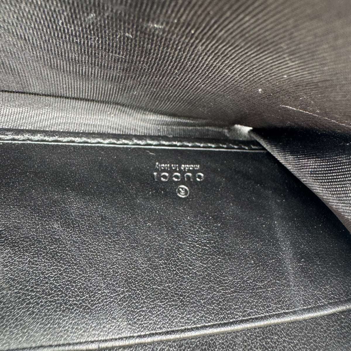 Gucci GG Marmont Geldbörse – Matelassé Leder Schwarz