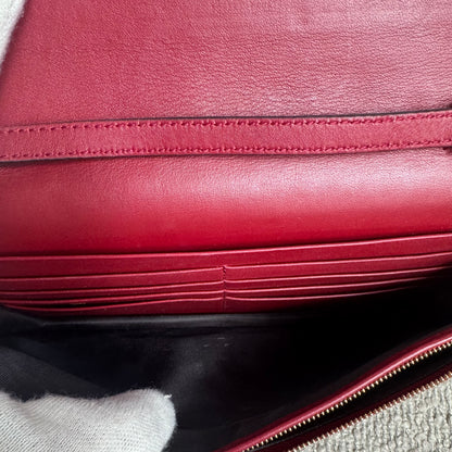 Gucci Microguccissima Geldbörse mit Riemen – Rot