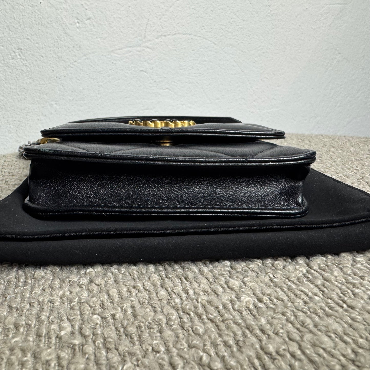 Chanel 19 Wallet on Chain
